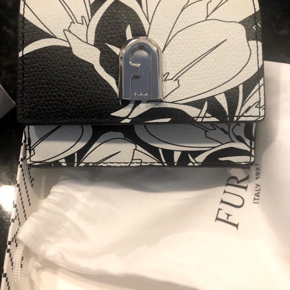 Furla Wallet RARE & RETIRED NWT & Box Limited Edition Floral Tri-Fold STUNNING!